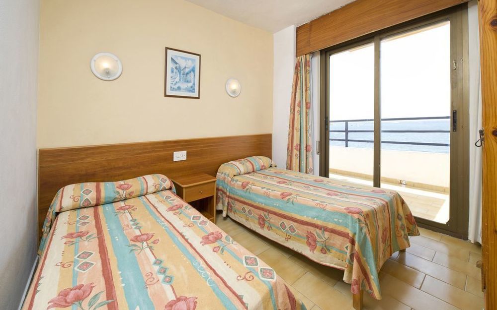 Apartamentos Mira Mola Figueretas Экстерьер фото
